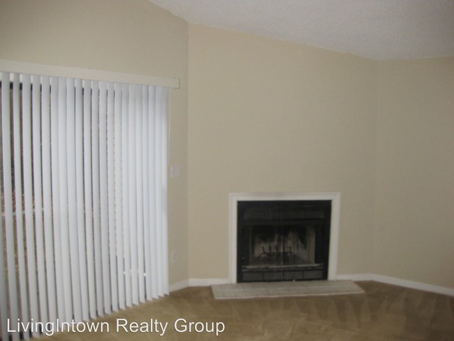 1230 Oakplace Dr SW in Marietta, GA - Building Photo - Building Photo