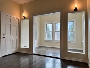 1714 N Troy St, Unit Apt 1 in Chicago, IL - Foto de edificio - Building Photo