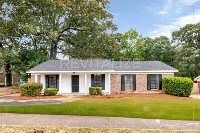 property at 5728 Post Oak Ct