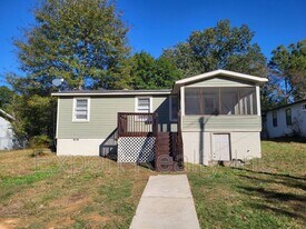 203 Silver Leaf Dr in Bessemer, AL - Building Photo