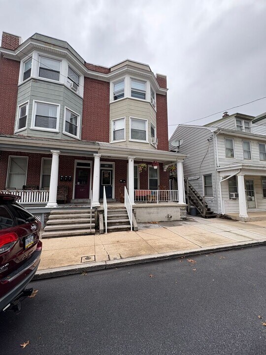 337 Chestnut St in Lebanon, PA - Foto de edificio