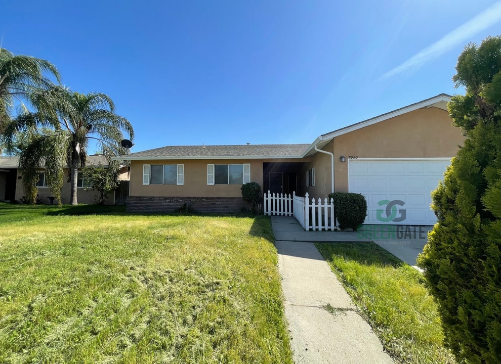 2060 Cody Ct in Turlock, CA - Building Photo