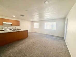 2205 Palisade Ave in Modesto, CA - Building Photo - Building Photo