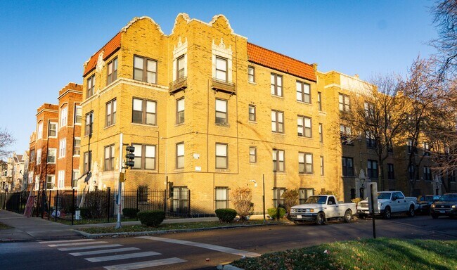 118 N Kostner Ave, Unit 3 in Chicago, IL - Foto de edificio - Building Photo