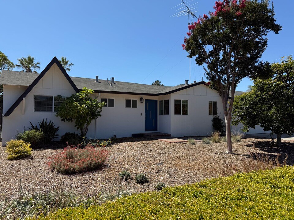 215 Calle Marguerita in Los Gatos, CA - Building Photo