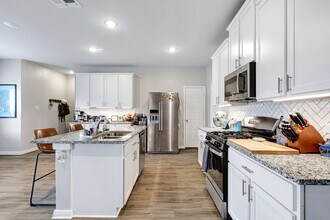 5119 Topaz Bnd in San Antonio, TX - Building Photo - Building Photo