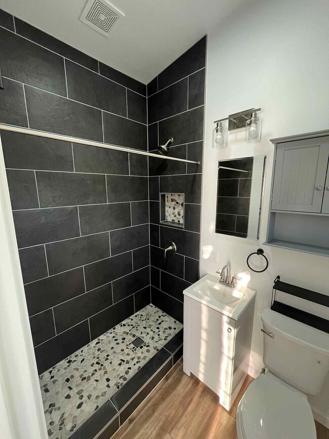 268 Meadowbrook Dr in San Diego, CA - Building Photo - Building Photo