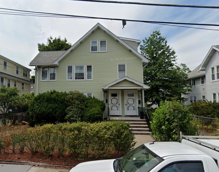 15 Theurer Park in Watertown, MA - Foto de edificio