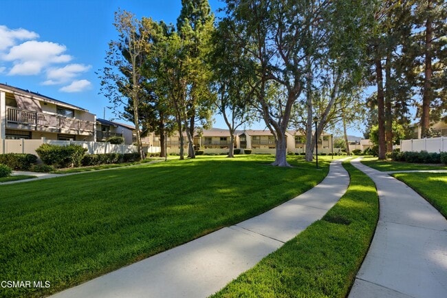 15242 Campus Park Dr in Moorpark, CA - Building Photo - Building Photo