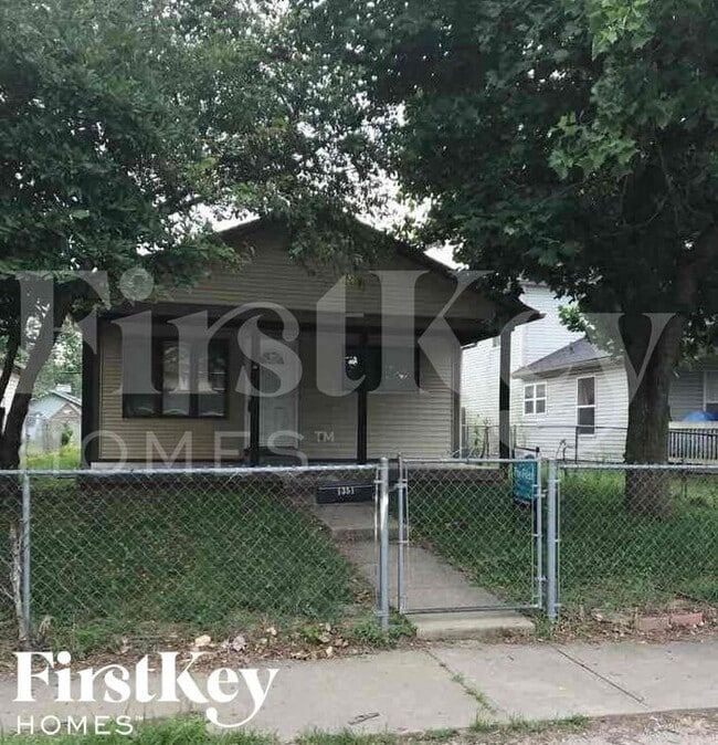 property at 1351 S Pershing Ave