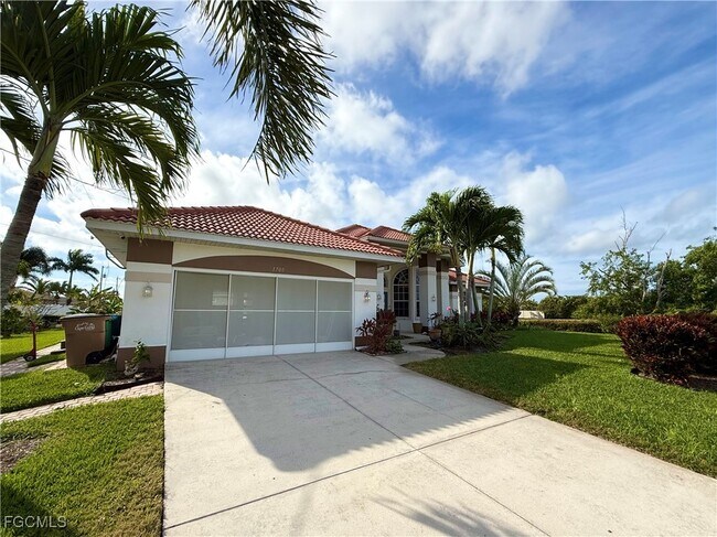 1700 SW 30th Terrace in Cape Coral, FL - Building Photo - Building Photo