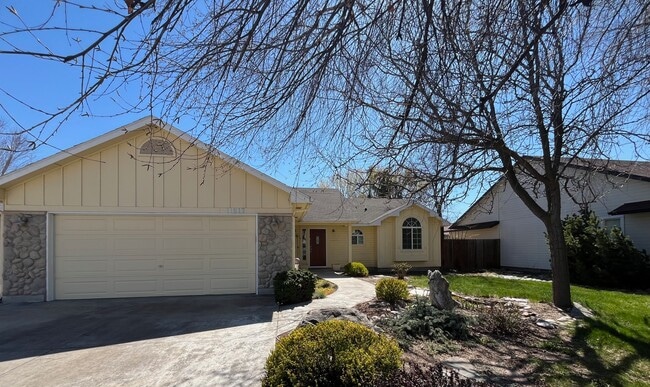 11917 W Lewisburg Ct in Boise, ID - Building Photo - Building Photo