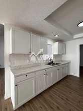 194 High Oak in Universal City, TX - Foto de edificio - Building Photo