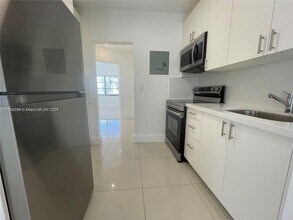 7620 Abbott Ave in Miami Beach, FL - Building Photo - Building Photo