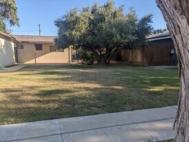 3161 W Swift Ave in Fresno, CA - Building Photo