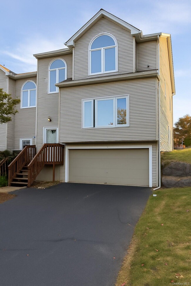 property at 3 Highview Ct