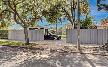 5515 Spruce Ave in West Palm Beach, FL - Building Photo - Building Photo