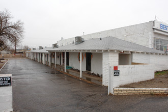 5602-5604 Central Ave SW in Albuquerque, NM - Building Photo - Building Photo