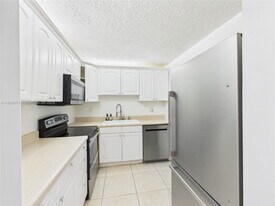 4113 NW 88th Ave in Coral Springs, FL - Building Photo