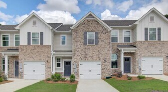 472 Payne Dr in Mcdonough, GA - Building Photo