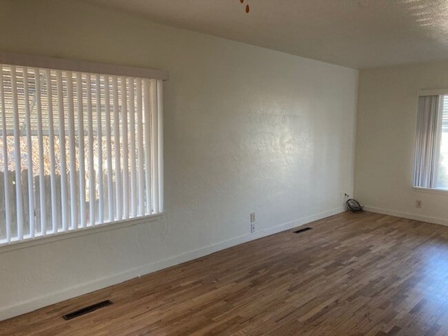 1120 13th Ave S in Nampa, ID - Building Photo - Building Photo