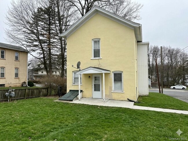 63 Broad St in Middletown, NY - Building Photo - Building Photo