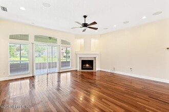 2461 Southern Links Dr in Orange Park, FL - Foto de edificio - Building Photo