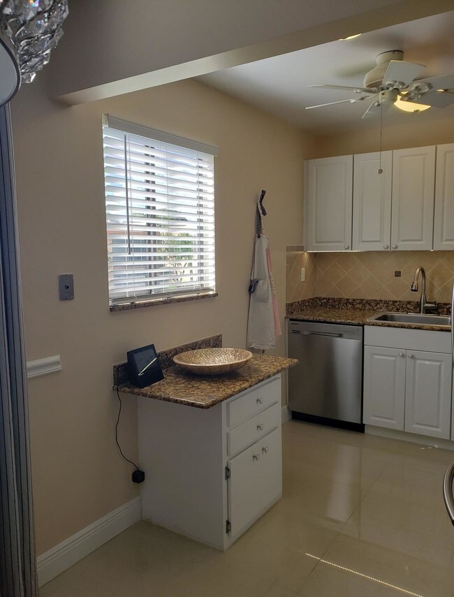 15054 Ashland Way-Unit -102 in Delray Beach, FL - Building Photo - Building Photo