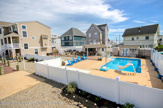 207 Ceylon Ave in Seaside Heights, NJ - Building Photo - Building Photo