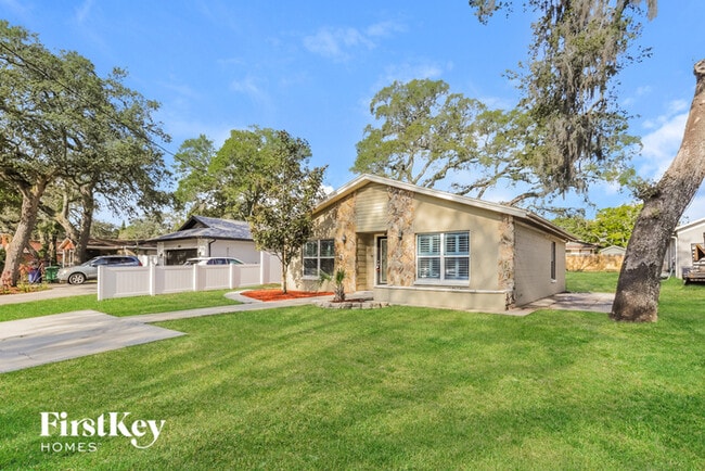 8908 N Hamner Ave in Tampa, FL - Building Photo - Building Photo