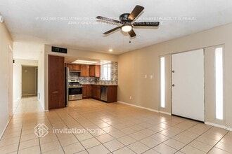 3017 N 86th Ave in Phoenix, AZ - Foto de edificio - Building Photo