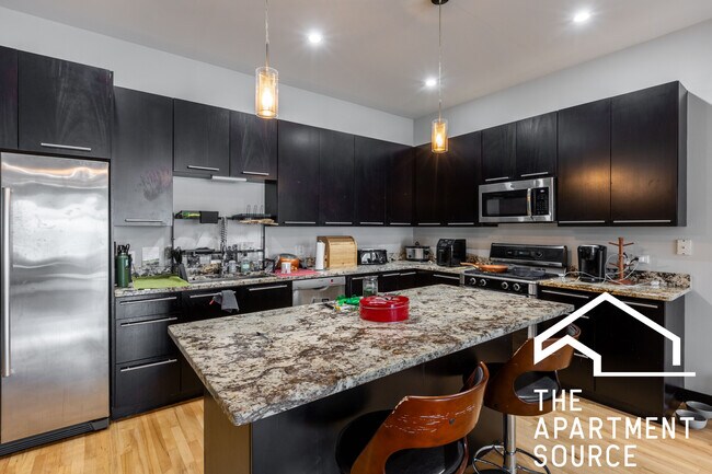 2348 N Lister Ave in Chicago, IL - Building Photo - Building Photo