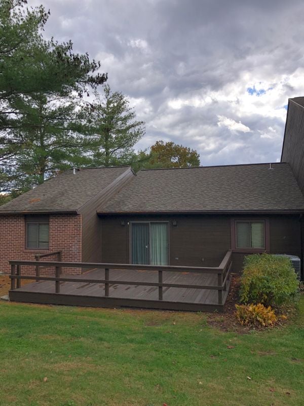 2504 Village Rd in Orwigsburg, PA - Foto de edificio - Building Photo