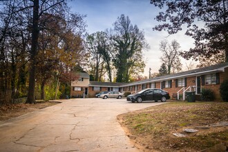 2021 Maywood St in Greensboro, NC - Building Photo - Building Photo