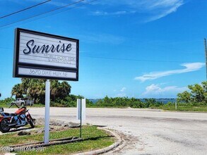 3670 Dixie Hwy NE in Palm Bay, FL - Building Photo - Building Photo