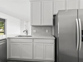209 SE 26th Ter in Cape Coral, FL - Building Photo - Building Photo