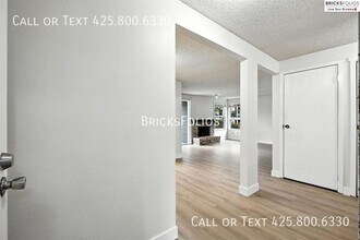 820 Cady Rd-Unit -206-A in Everett, WA - Foto de edificio - Building Photo