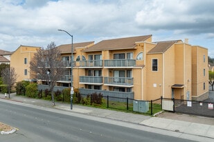 City Center Commons North in San Pablo, CA - Building Photo