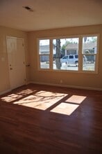 120 Avon St in Pittsburg, CA - Building Photo - Building Photo