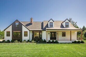 10 William Way in Southampton, NY - Building Photo - Building Photo