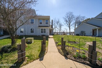 222 Waters Edge Dr in Toms River, NJ - Building Photo - Building Photo