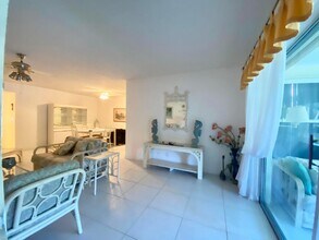 1182 S Drive Cir in Delray Beach, FL - Building Photo - Building Photo