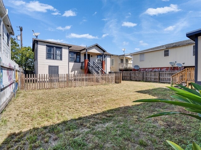 5224 Bernardo De Galvez Ave