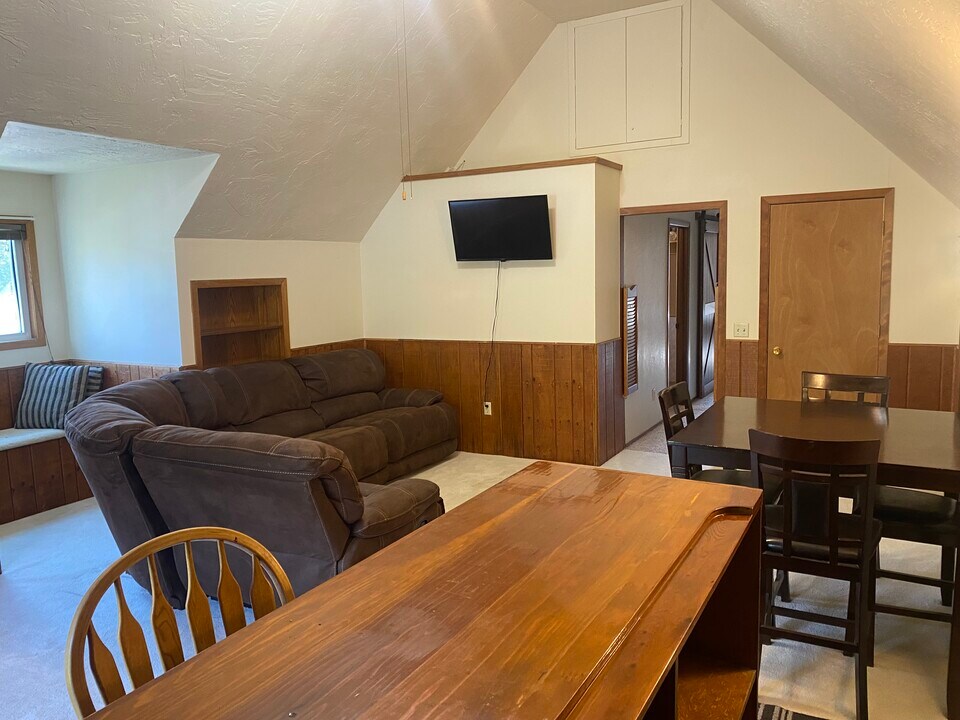 10485 Lakewood Pl, Unit 1 in Lolo, MT - Building Photo