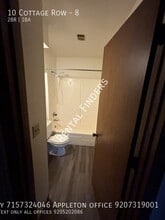 10 Cottage Row in Marinette, WI - Building Photo - Building Photo