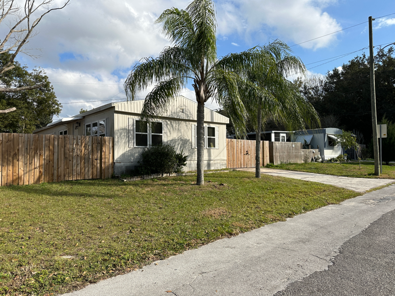 4204 Richmond Ave in New Port Richey, FL - Building Photo