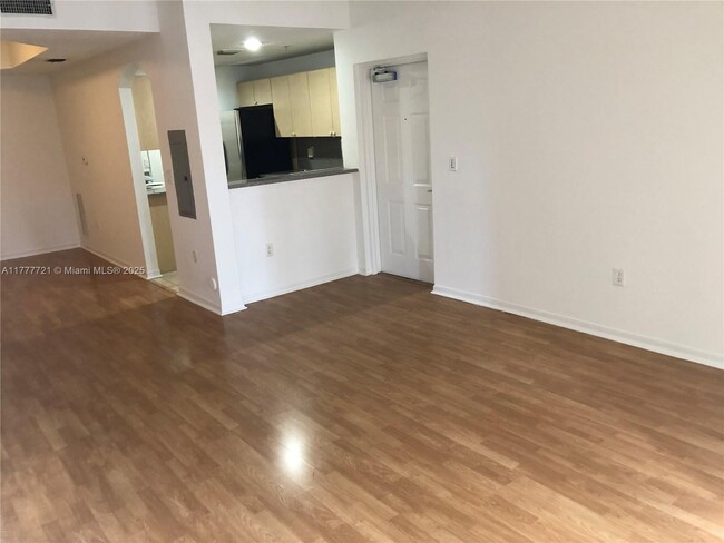 6630 NW 114th Ave in Doral, FL - Building Photo - Building Photo