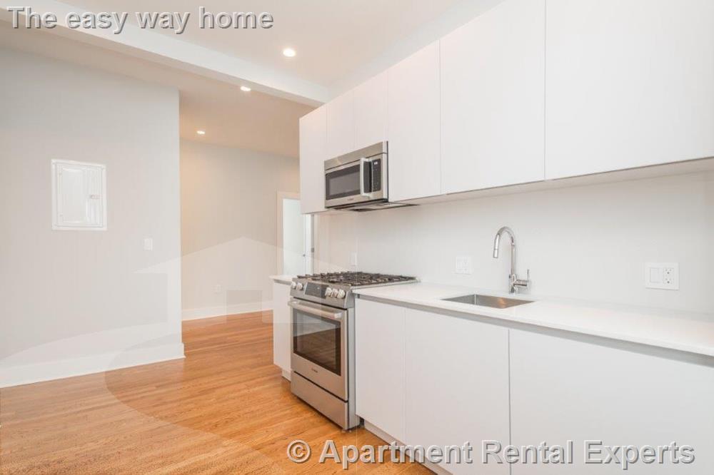 16 Forest St in Cambridge, MA - Building Photo