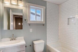 1 W Citra St in Asheville, NC - Foto de edificio - Building Photo