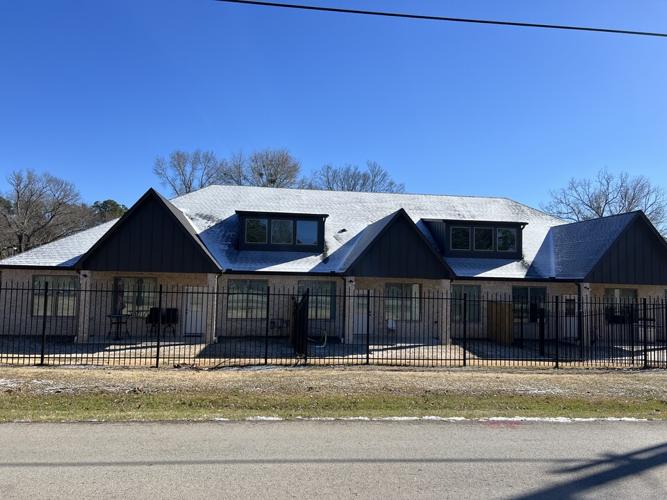 14195 County Road 192 in Tyler, TX - Building Photo